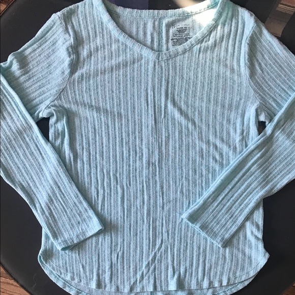 🆑 2/$5 | Ribbed V-Neck - Picture 2 of 7